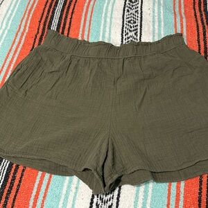 Universal Thread Shorts